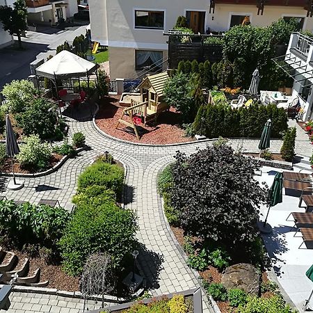 Hotel Garni Romantika แซร์เฟาส์ ภายนอก รูปภาพ