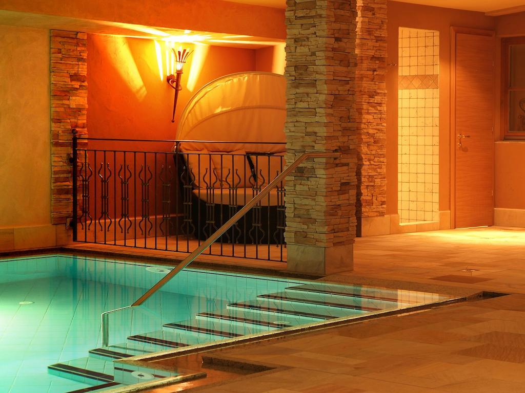 Hotel Garni Romantika แซร์เฟาส์ ภายนอก รูปภาพ