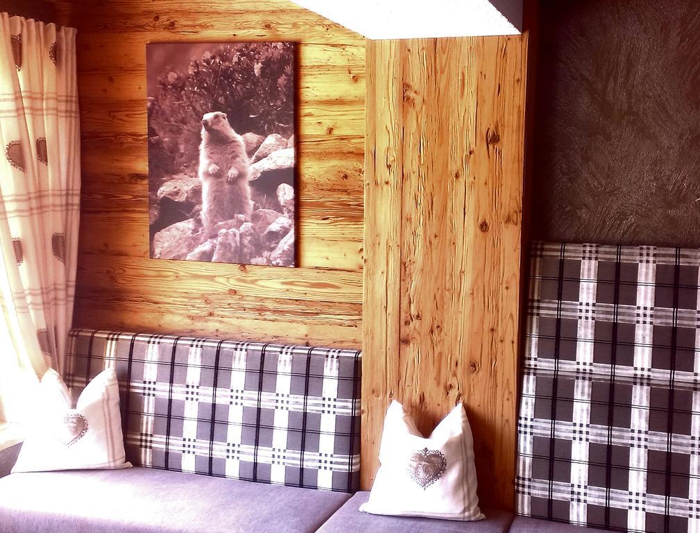 Hotel Garni Romantika แซร์เฟาส์ ภายนอก รูปภาพ