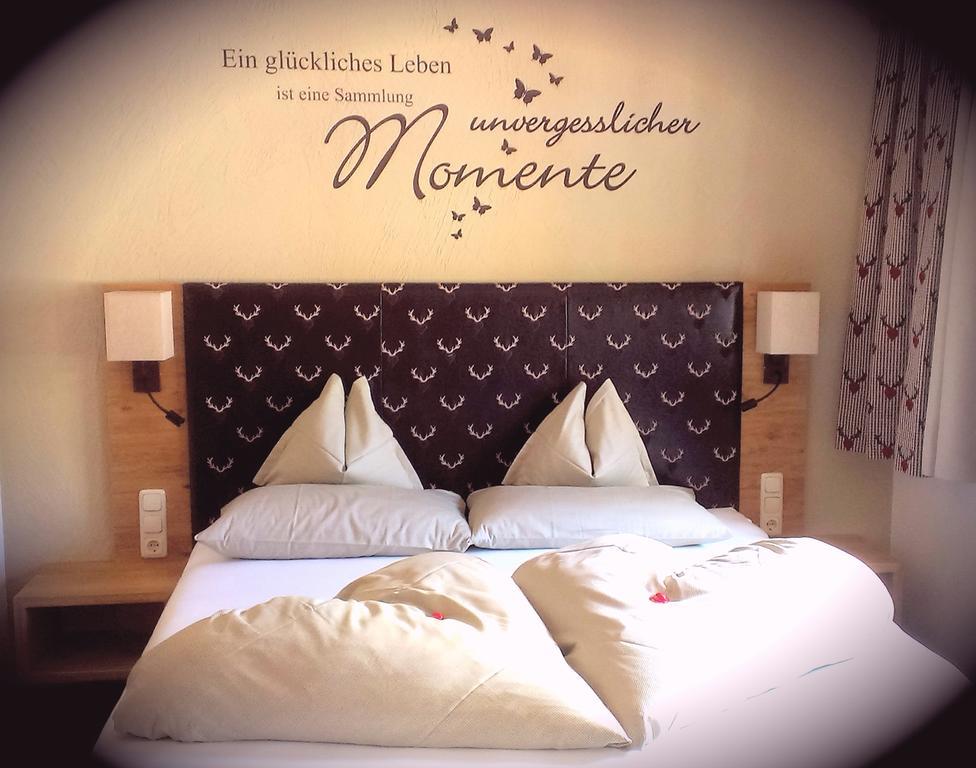 Hotel Garni Romantika แซร์เฟาส์ ภายนอก รูปภาพ