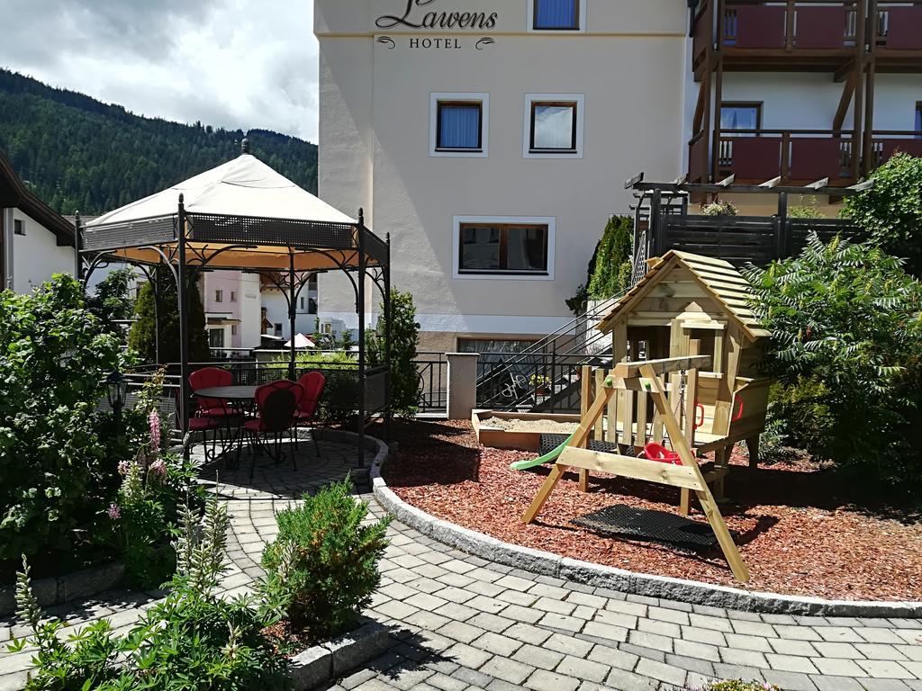 Hotel Garni Romantika แซร์เฟาส์ ภายนอก รูปภาพ