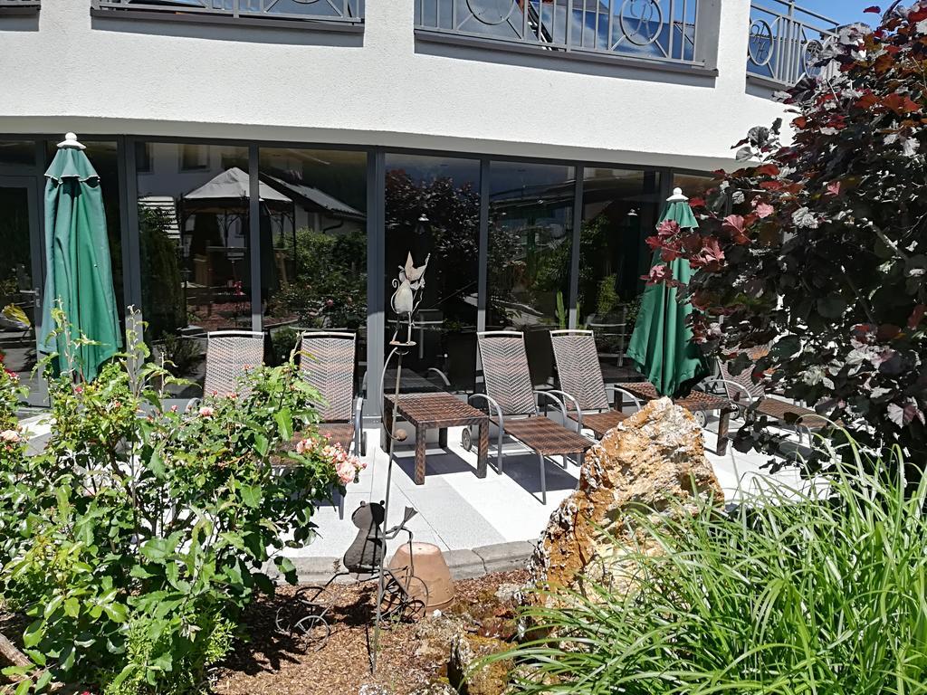Hotel Garni Romantika แซร์เฟาส์ ภายนอก รูปภาพ