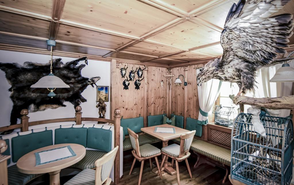 Hotel Garni Romantika แซร์เฟาส์ ภายนอก รูปภาพ