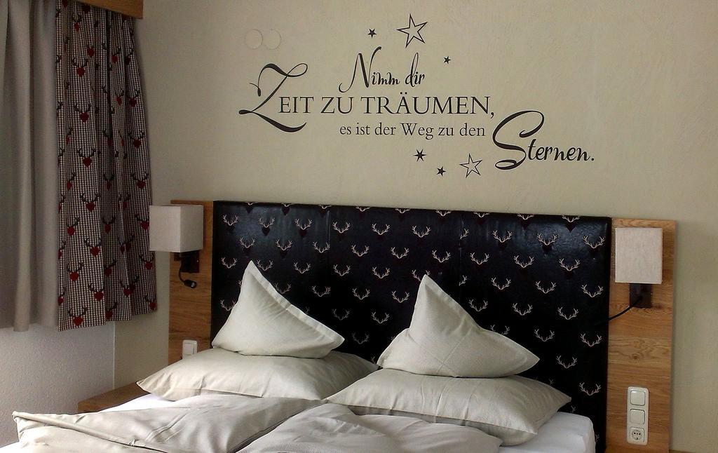 Hotel Garni Romantika แซร์เฟาส์ ภายนอก รูปภาพ